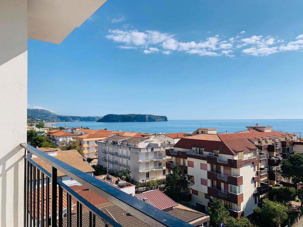 Hotel Tea - Praia A Mare Buitenkant foto