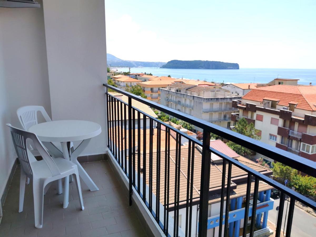 Hotel Tea - Praia A Mare Buitenkant foto
